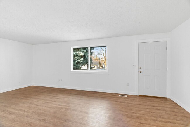 Foto del edificio - Comfortable North Spokane Home – Convenient Location Near Parks & Shopping