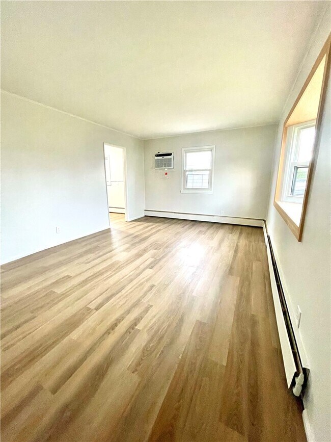 Foto del edificio - 218 Lynhurst Ave