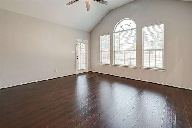 Building Photo - 10531 WIllow Park Green