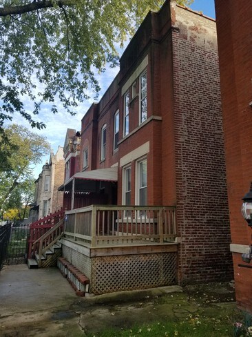 Building Photo - 2933 W Adams St