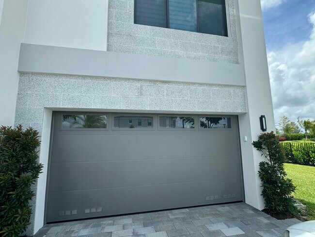Foto del edificio - 13530 Cirrus Pl