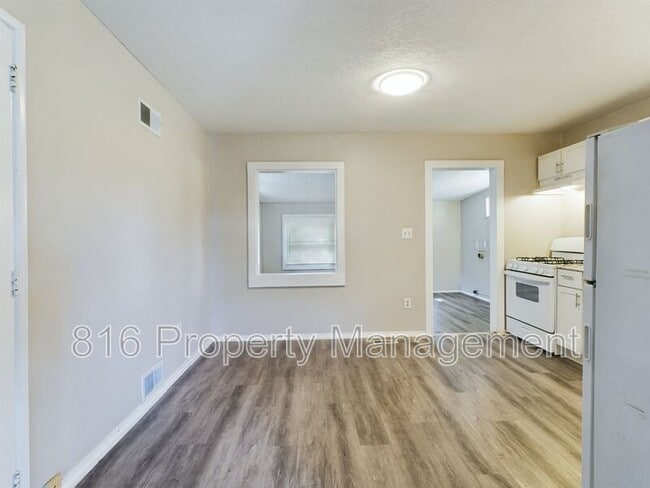 Foto del edificio - 6407 E 152nd St