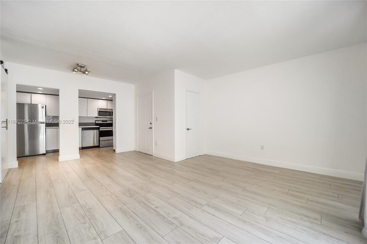 290 Sunrise Dr Unit 2A, Key Biscayne, FL 33149 Condo for Rent in Key