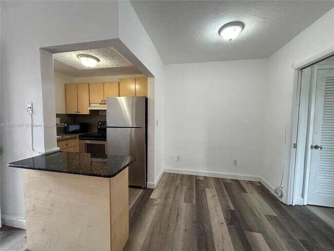 Foto del edificio - 7505 SW 82nd St