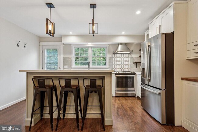 Foto del edificio - 284 Parker Ave