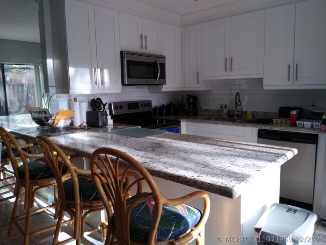 Foto del edificio - 9991 NW 6th Ct