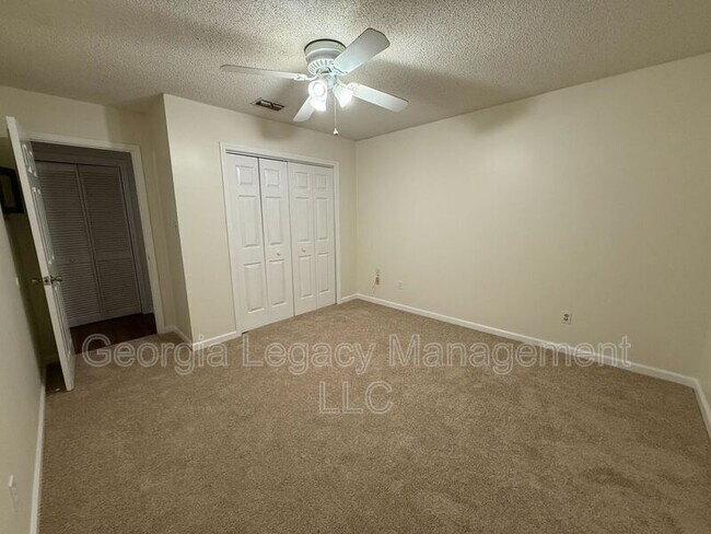 Foto del edificio - 1688 Prince Ave