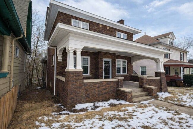 Building Photo - 331 Logan Ave