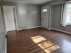 Building Photo - 4628 W Drexel Ave