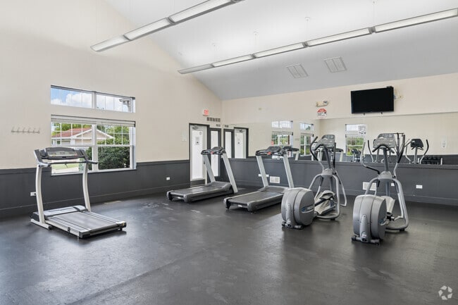 Gimnasio - The Paths of Walnut Ridge