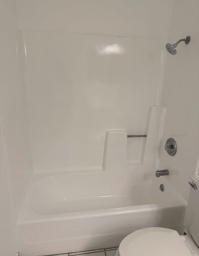 Building Photo - 2 BEDROOMS 1 BATHROOMS HOUSE AVAILABLE FOR...