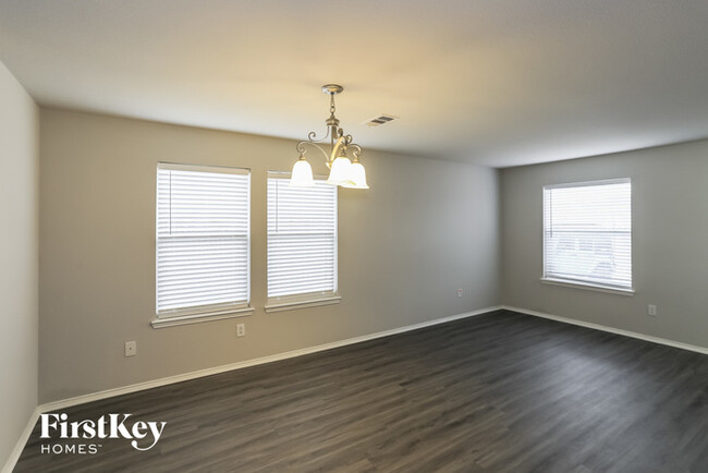 Foto del edificio - 3444 Hidden Canyon Rd