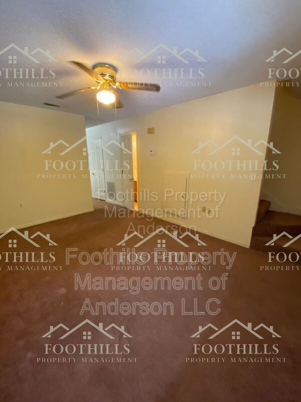 Building Photo - 121 Woodland Dr