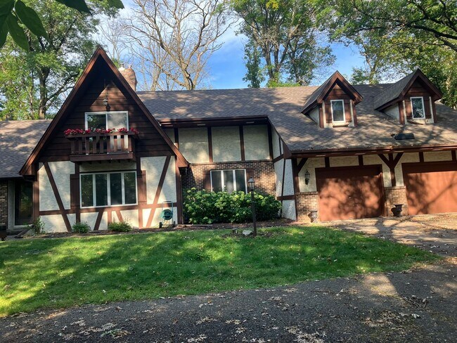 Foto del edificio - 4 Bedroom 2.5 Bath Wooded Lot