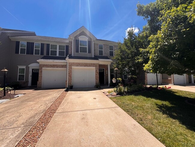 Building Photo - 104 Riva Ct