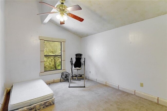 Building Photo - 1712 Lakeshore Dr