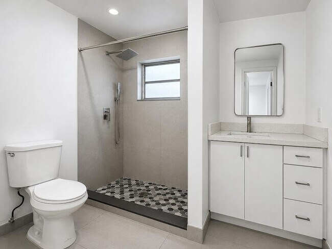 Building Photo - 2152 SW 72nd Ave
