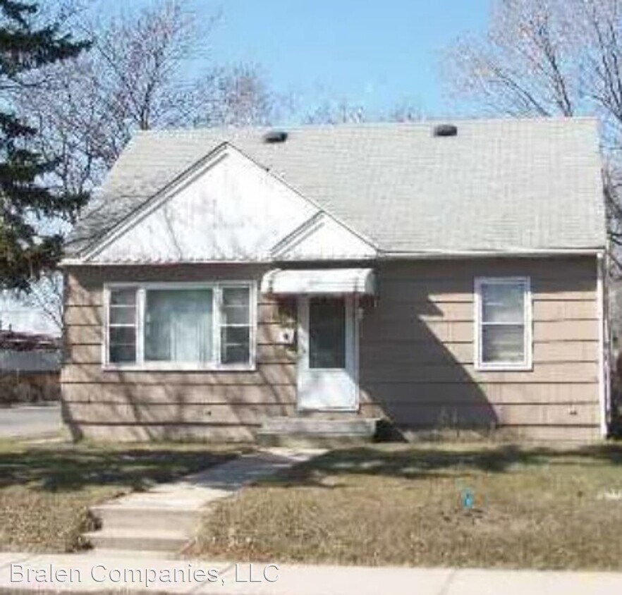 2 br, 1 bath House 4901 Knox Avenue North House for Rent in