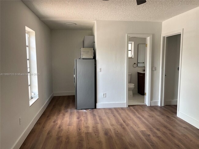 Foto del edificio - 2929 NW 22nd Ct