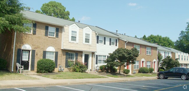 Foto del edificio - Courthouse Green West Apartments