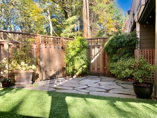 lovely backyard backs to forest - 2921 NW Kennedy Ct