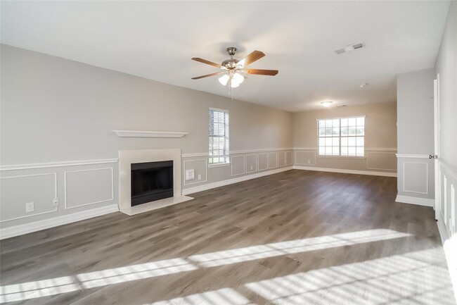 Building Photo - 14502 Lone Willow Ln