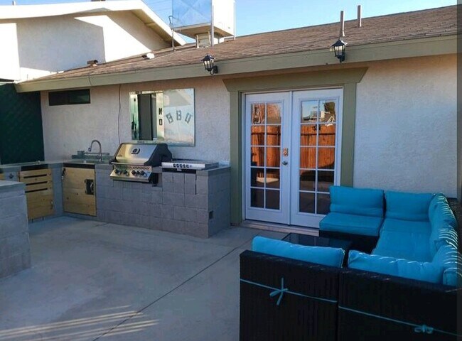 Building Photo - 241 S Gateway Blvd