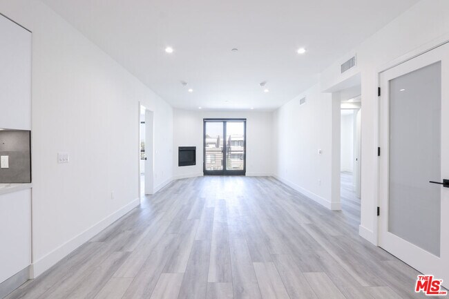 Building Photo - 11800 Courtleigh Dr