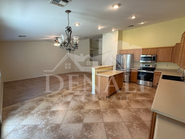 Building Photo - 1845 E Aloe Pl