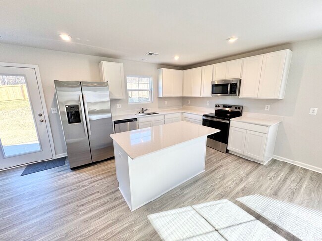 Foto del edificio - BRAND NEW HOME CLOSE TO CHARLOTTESVILLE
