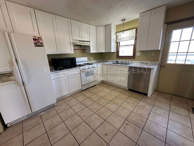 Building Photo - 520 Whip Poor Will