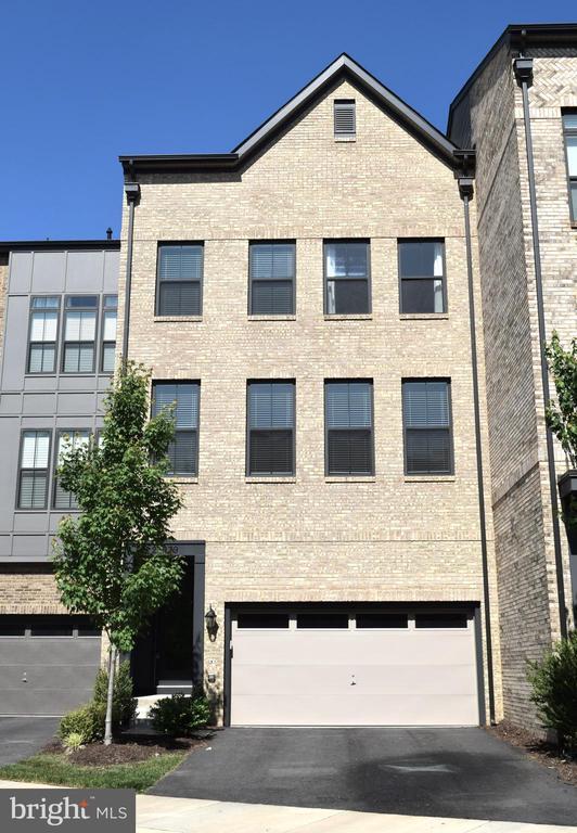 Building Photo - 23079 Sullivans Cove Sq