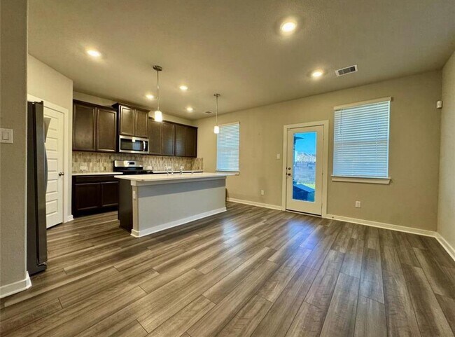 Foto del edificio - 2325 Bay Breeze Dr