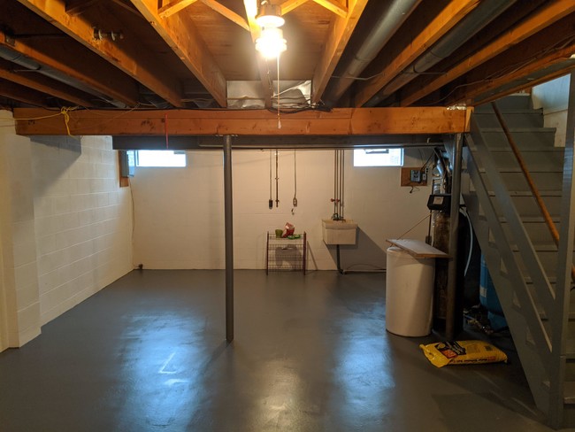 basement with electric or gas washer and dryer hook-up - 1172 Yuma Cir NE
