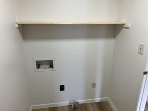 Building Photo - 407 2nd St
