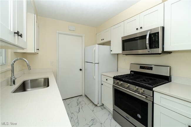 Building Photo - 1247 Genesee Ave