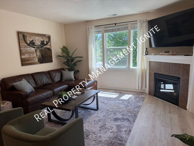 Building Photo - 61203 Snowbrush Dr