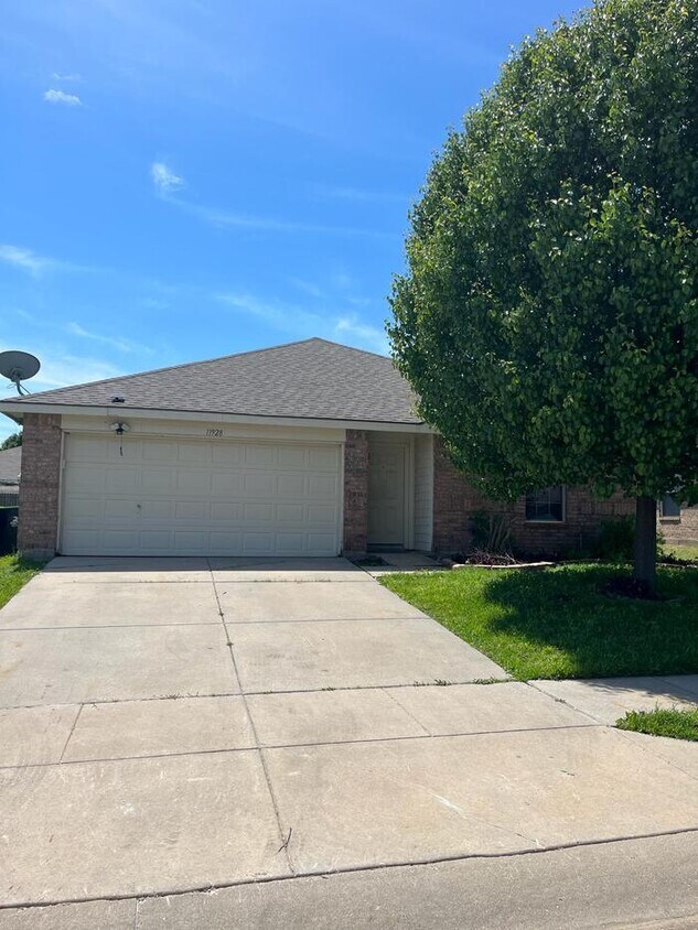Foto principal - 4 Bedroom 2 Bathroom home