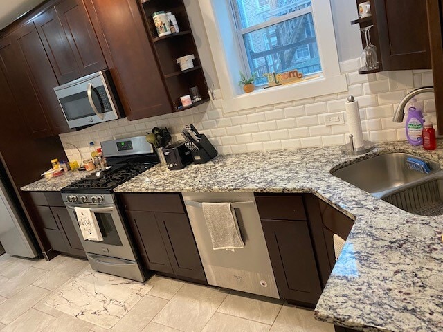 Kitchen - 1125 W 18th Pl