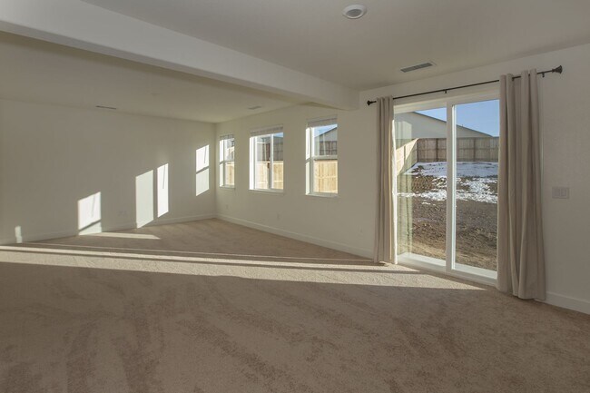 Foto del edificio - 4 bedroom, 2.5 bathroom home in Golden Valley.  washer/dryer/refigerator included