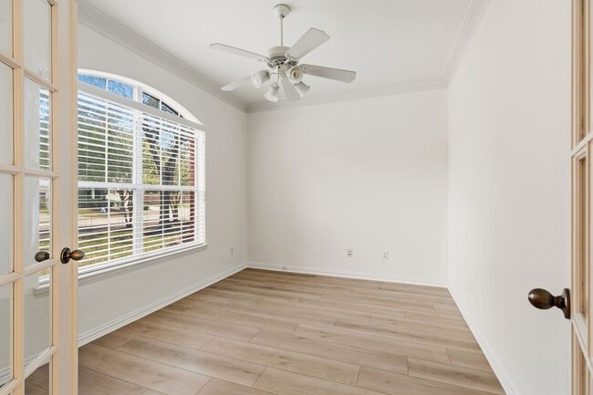 Foto del edificio - 5315 Barleycorn Ln