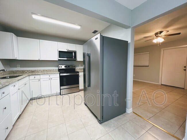 Building Photo - 10003 N 27th St