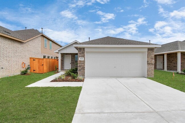 Building Photo - 1611 Windrose Bnd