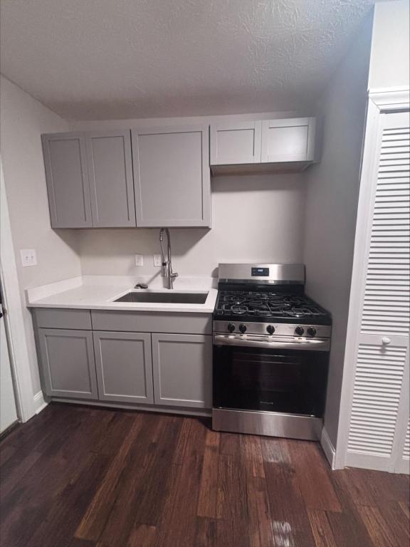 Foto del edificio - 106 1/2 E College Ave