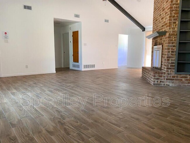 Foto del edificio - 419 Baines St
