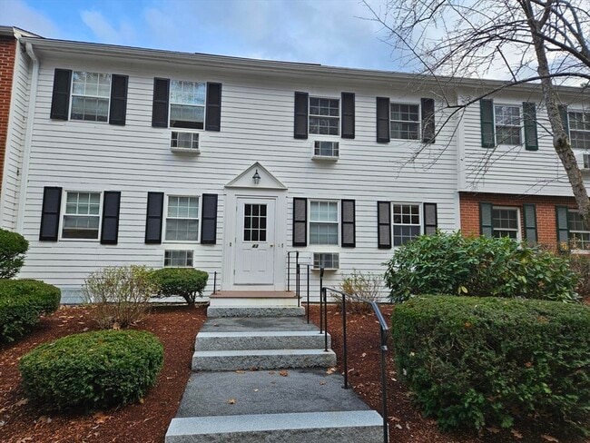 Foto del edificio - 43 Liberty Square Rd