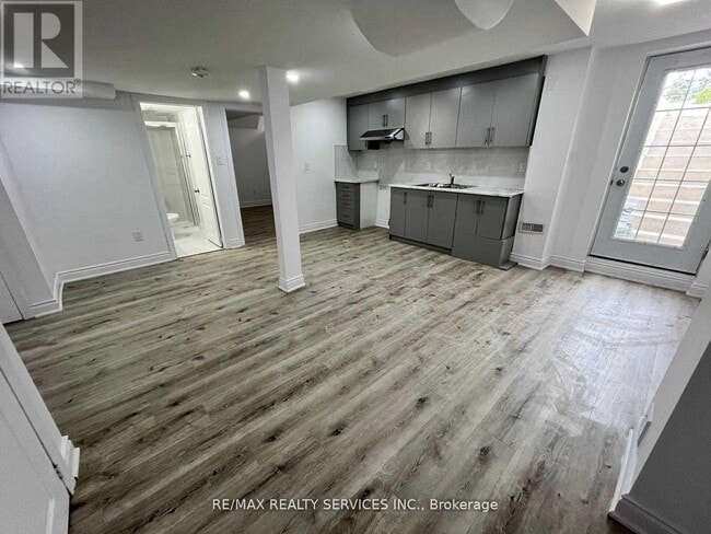Building Photo - 35 Seahorse Ave