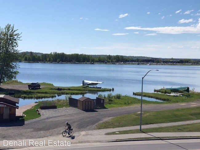 Building Photo - 1 br, 1 bath House - 3105 Lakeshore Dr. #3...