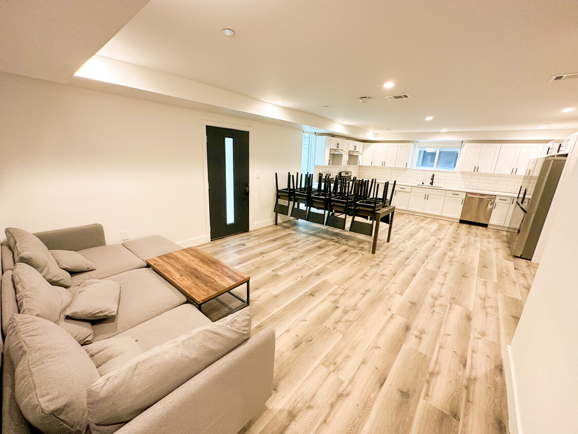 Foto principal - 1188 W 37th Dr