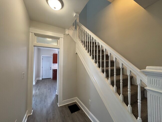Foto del edificio - 410 N Loudon Ave